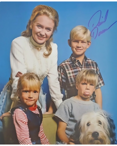 Kim Richards, Juliet Mills & David Doremus NANNY AND THE PROFESSOR blue background