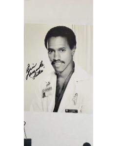 Eric Laneuville ST. ELSEWHERE signed 8x10 # G01