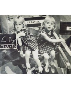 Erin Murphy BEWITCHED(with her twin sister) signed 8x10 # G07