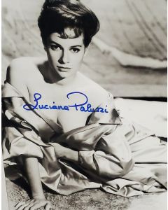 Luciana Paluzzi THUNDERBALL, 99 WOMEN signed 8x10 # G02