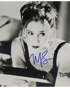 Mira Sorvino MIMIC, ROMY & MICHELLE'S HIGH SCHOOL REUNION signed 8x10 # G14