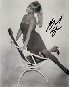 Bobbie Shaw SKI PARTY/ PAJAMA PARTY signed 8x10 # G07