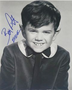 Butch Patrick THE MUNSTERS signed 8x10 # G05