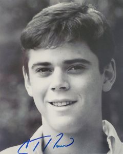 C. Thomas Howell E.T., OUTSIDERS signed 8x10 # G09