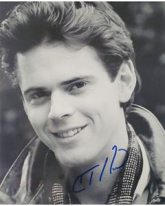 C. Thomas Howell E.T., OUTSIDERS signed 8x10 # G10