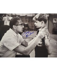 Larry Matthews THE DICK VAN DYKE SHOW signed 8x10 # G01