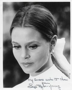 Leigh Taylor-Young (Signature personalized to Thom) 