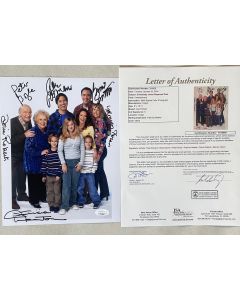 Everybody Loves Raymond CAST W/ JSA 8X10 #333