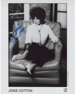 Josie Cotton AMERICAN SINGER AND SONGWRITER signed 8x10 # G05