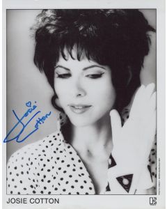 Josie Cotton AMERICAN SINGER AND SONGWRITER signed 8x10 # G06