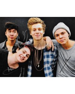 5 seconds of summer Autographed 8x10 Boy Band