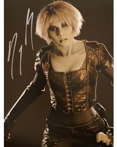 Gigi Edgley Farscape Original Autographed 8x10 Photo #6