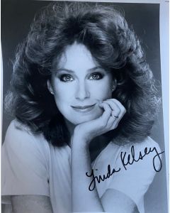Linda Kelsey LOU GRANT, DAY BY DAY Original 8x10 Autograph
