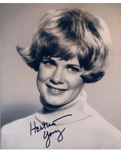 Heather Young LAND OF THE GIANTS Original Autographed 8X10 Photo #3