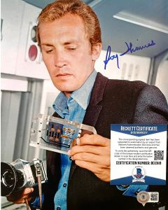 Roy Thinnes The Invaders 8X10 photo w/Beckett COA #6