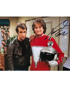 Henry Winkler HAPPY DAYS TV SERIES Original Signed 8x10 Photo #55