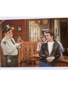 Henry Winkler HAPPY DAYS TV SERIES Original Signed 8x10 Photo #57