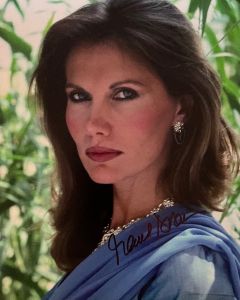 Maud Adams 007 OCTOPUSSY & THE MAN WITH THE GOLDNE GUN Original Signed 8X10 #12