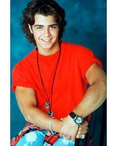 Joey Lawrence-red shirt