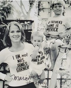 Mariette Hartley STAR TREK, GUNSMOKE signed 8x10 # G12