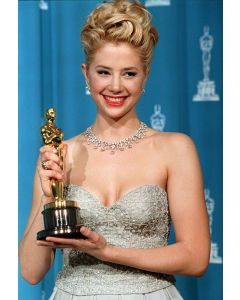 Mira Sorvino-Oscar Win closeup