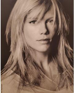 Peta Wilson La Femme Nikita Series Original Signed 8X10 Photo #2